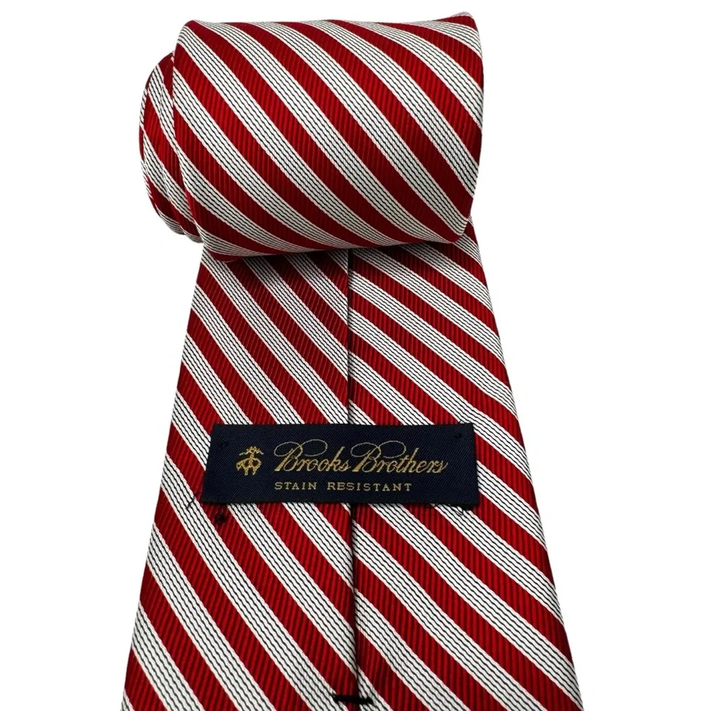 Brooks Brothers | Striped‎ Silk Stain Resistant Tie Red and Gray Stripe